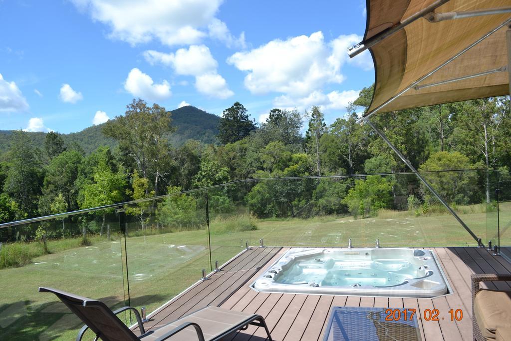 Отель Tuckers Retreat Canungra Экстерьер фото